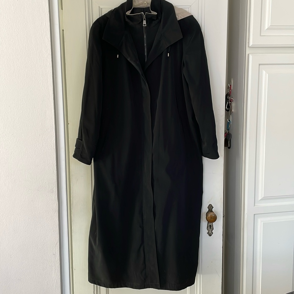 Raincoat. Nautical XL. Black with beige accents. Excellent condition
